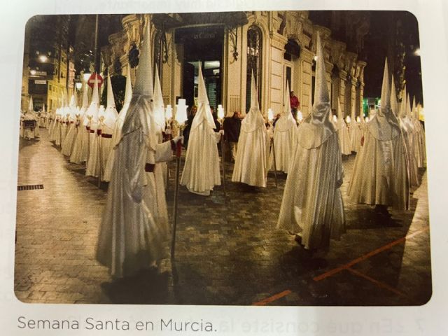 MC muestra su rechazo al adoctrinamiento en las aulas - 1, Foto 1