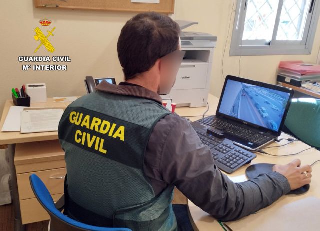 La Guardia Civil detiene a un joven y experimentado delincuente dedicado a robar en vehículos en Murcia y Santomera - 3, Foto 3