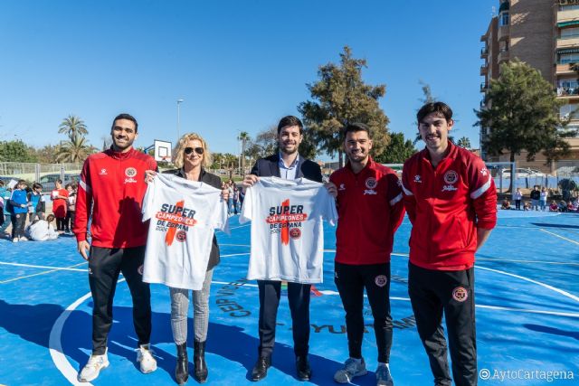 El Jimbee Cartagena lleva la Supercopa de España de fútbol sala al colegio Vicente Medina de Ciudad Jardín - 1, Foto 1