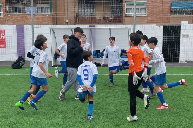 E.F. La Aljorra, AD. La Vaguada y A.D. Barrio Peral los primeros clasificados de infantiles en fútbol 8 - 1, Foto 1