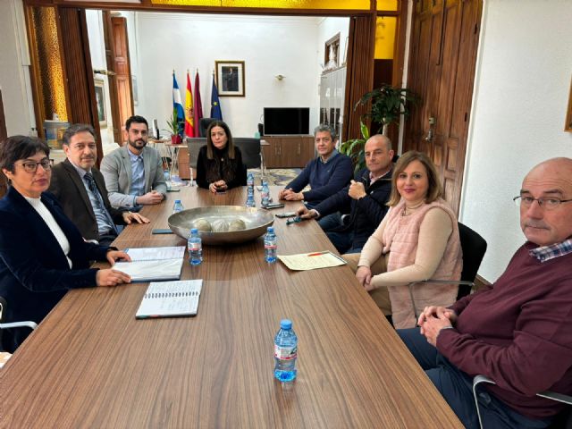 Constituida la mesa de trabajo para desarrollo del nuevo suelo industrial y la mejora de infraestructuras y servicios del espacio industrial el labradorcico de Águilas - 1, Foto 1