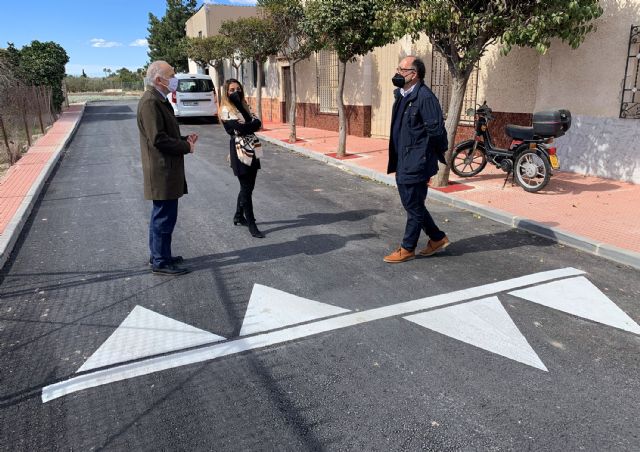 El paraje de Los Risos ya luce renovados sus aceras y asfaltado - 3, Foto 3