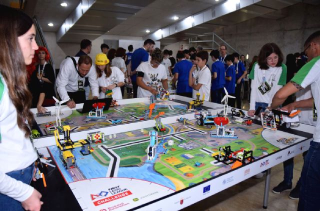 Más de 200 estudiantes muestran sus conocimientos sobre tecnología y robótica en una nueva edición de la First Lego League - 1, Foto 1