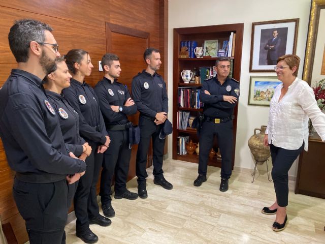 Cinco nuevos agentes se incorporan a la plantilla de Policía Local en prácticas - 1, Foto 1