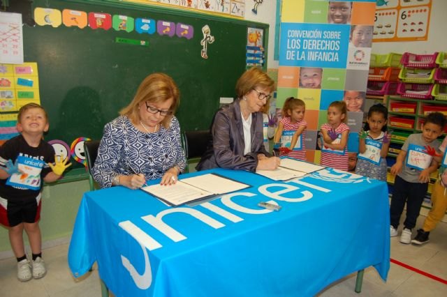 Educación y Unicef colaboran en la difusión de los derechos de la infancia en los centros educativos - 1, Foto 1