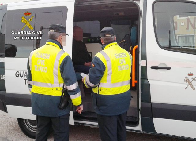 La Guardia Civil intercepta al conductor de un camión articulado de gran tonelaje que superaba seis veces la tasa máxima de alcoholemia - 2, Foto 2
