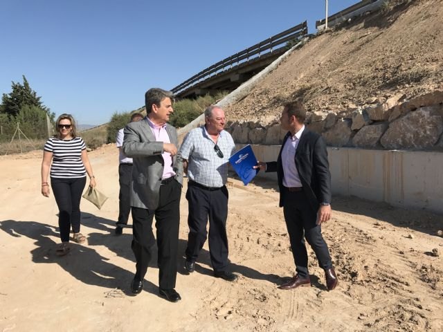 Finalizan las obras del talud del puente sobre el ferrocarril en la carretera que enlaza Pozo Estrecho con Torre Pacheco - 1, Foto 1