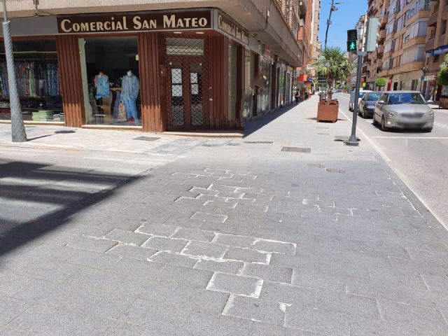 La Policía Local de Lorca establecerá cortes de tráfico, este martes y miércoles, en la calle Musso Valiente para continuar con el arreglo de los pasos de peatones - 1, Foto 1