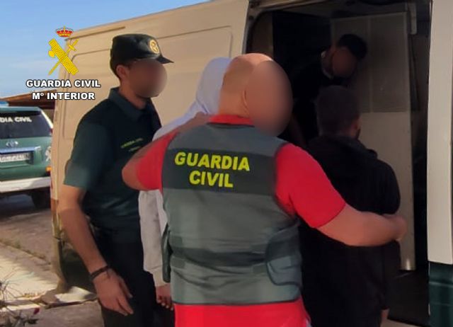 La Guardia Civil desmantela un grupo delictivo que robaba en comercios de El Algar - 2, Foto 2