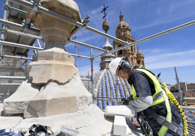 Desde aquí puedo apreciar cada detalle que trabajaron los canteros hace 300 años - 2, Foto 2