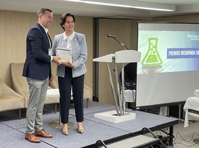 SABIC recibe el premio SEGURIDAD en el Congreso Iberquimia Cartagena por un desempeño seguro y respetuoso con el medio ambiente y centrado en proteger la salud de las personas - 1, Foto 1