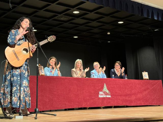 Dolores Ibarra presenta su libro El paraíso del olvido - 1, Foto 1