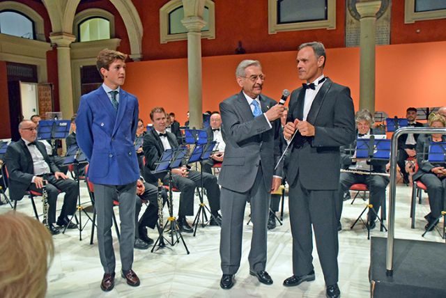 Ayuntamiento de Sevilla. En el Patio de la Fundación Cajasol, rendió homenaje a los toreros sevillanos en más de 50 Ferias de Abril - 5, Foto 5