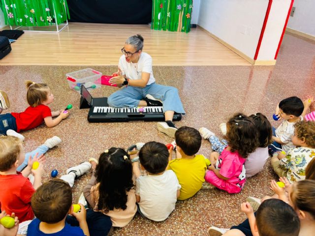 Más de 500 niños de las escuelas infantiles municipales participan en nuevas actividades educativas de inglés, música y teatro durante la recta final del curso Más de 500 niños de las escuelas infantiles municipales participan en nuevas actividades educativas de inglés, música y teatro durante la recta final del curso