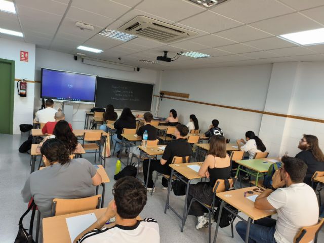 Más de 890 personas realizan las pruebas de acceso a ciclos de Grado Medio y Superior de Formación Profesional Más de 890 personas realizan las pruebas de acceso a ciclos de Grado Medio y Superior de Formación Profesional