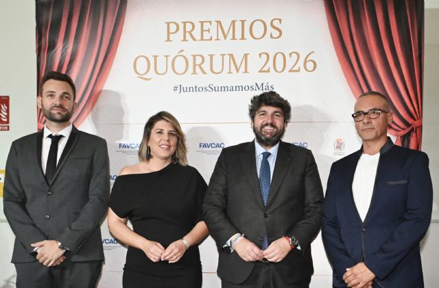 López Miras subraya en la entrega de los 'Premios Quorum' 'la labor más honrada del servicio público, que es trabajar por los demás' López Miras subraya en la entrega de los 'Premios Quorum' 'la labor más honrada del servicio público, que es trabajar por los demás'