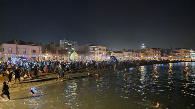 Miles de personas disfrutaron de la Noche de San Juan en Los Alcázares - 4, Foto 4