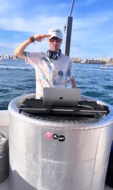 El DJ ciezano Herreranotes debuta en barco en La Manga con éxito - 1, Foto 1