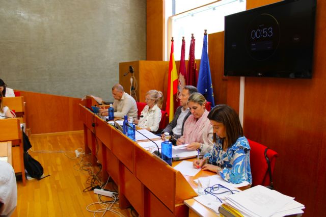 El alcalde aboga por el consenso político para gestionar los daños en viviendas provocados por las obras del vial de los barrios altos - 1, Foto 1