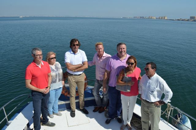 La comisión de seguimiento del Mar Menor ha constatado la situación de unas aguas claras y limpias - 2, Foto 2