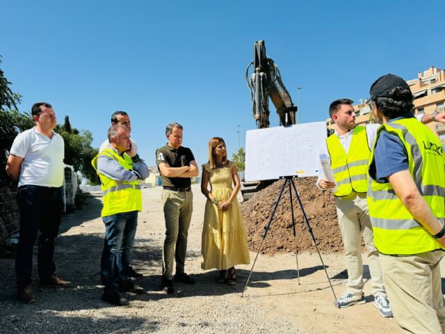 Comienzas las obras de construcción de un nuevo aparcamiento disuasorio en la calle Periodista Ángela Ruiz - 1, Foto 1