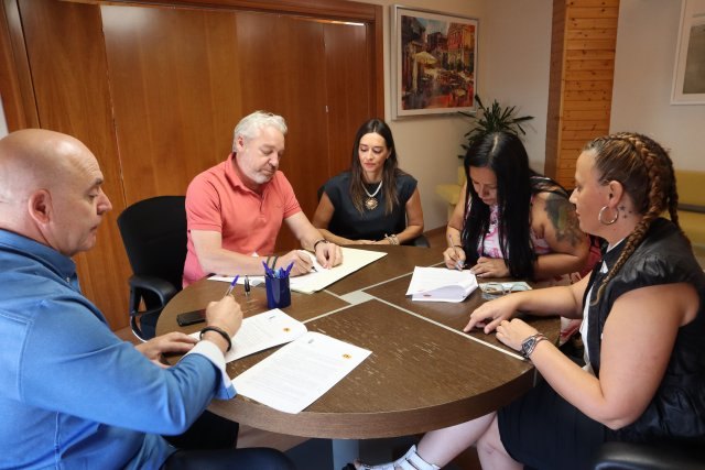 El Ayuntamiento de Mazarrón y ACOMA firman un convenio de colaboración para fortalecer el comercio local - 1, Foto 1