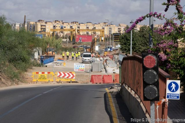 Corte en la carretera de Canteras para terminar el puente sobre la rambla - 1, Foto 1