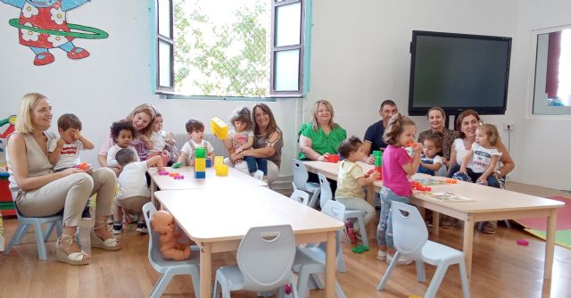 La alcaldesa de Cehegín refuerza el compromiso educativo en su visita al colegio Ciudad de Begastri y la puesta en marcha del Aula de niños y niñas de 2 años - 2, Foto 2