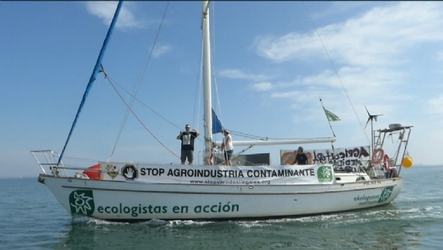 El velero Diosa Maat participa en la protesta por la “Mancha blanca” del Mar Menor - 1, Foto 1