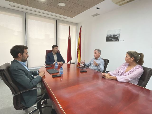 El consejero de Fomento e Infraestructuras mantiene un encuentro con el presidente de la Asociación de Promotores Inmobiliarios de la Región de Murcia - 1, Foto 1