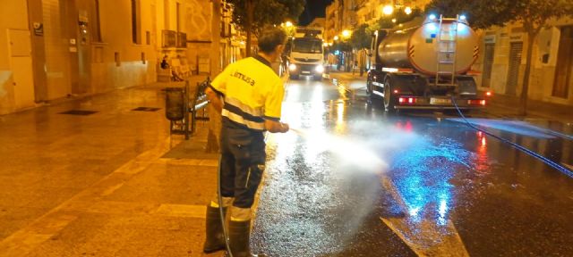 La 'Operación Deshollino' culmina con éxito tras haber reforzado las tareas de limpieza en todo el municipio con más de 1.600 horas complementarias - 1, Foto 1