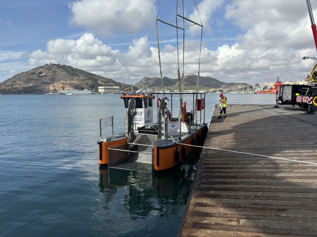 La embarcación “Solica” comienza su andadura en la recogida y gestión de residuos de la lámina de agua del Puerto de Cartagena - 1, Foto 1