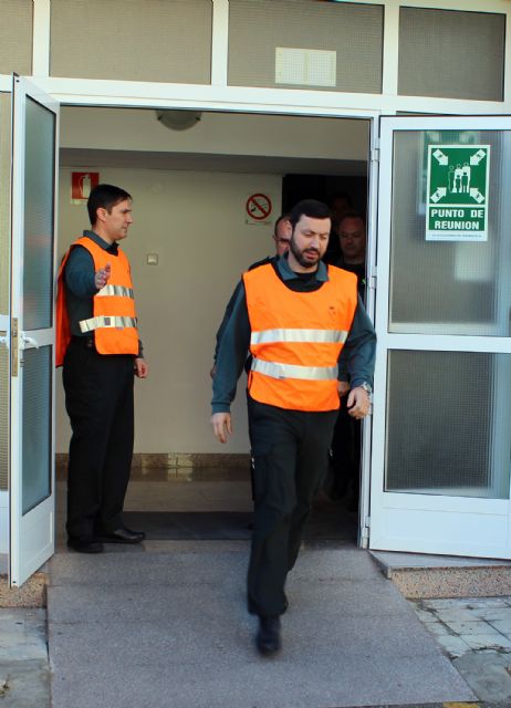 La Guardia Civil realiza un simulacro de evacuación en el acuartelamiento de Vistalegre-Murcia - 3, Foto 3