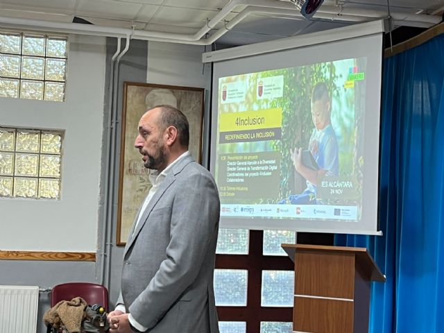 Alumnos de la Región aprenden a usar la tecnología para desarrollar proyectos que ayuden a las personas - 2, Foto 2