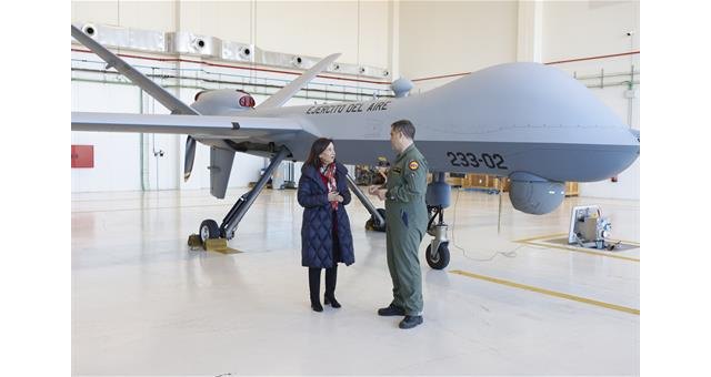 La ministra de Defensa visita el Ala 23, cuna de la aviación de combate española - 1, Foto 1