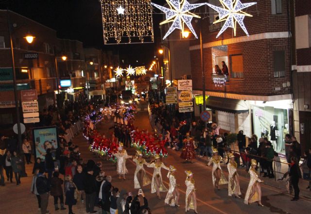 Papá Noel recorre las calles de San Pedro del Pinatar en la cabalgata Fantasía de Navidad - 1, Foto 1