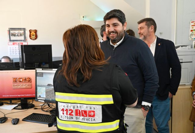 López Miras felicita la Navidad a los cuerpos de emergencias de la Región - 2, Foto 2