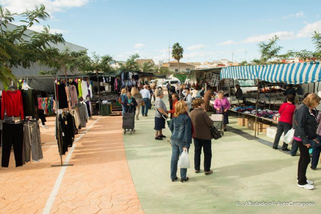 El mercadillo de Barrio Peral se traslada al martes 26 de diciembre - 1, Foto 1