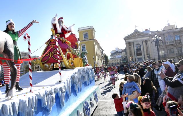 Papá Noel recorre Murcia con un desfile de más de 30 carrozas y elementos de gran formato - 1, Foto 1