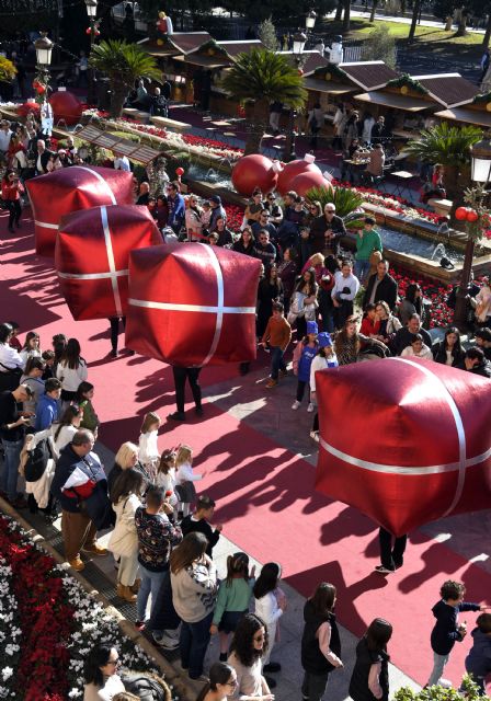 Papá Noel recorre Murcia con un desfile de más de 30 carrozas y elementos de gran formato - 3, Foto 3