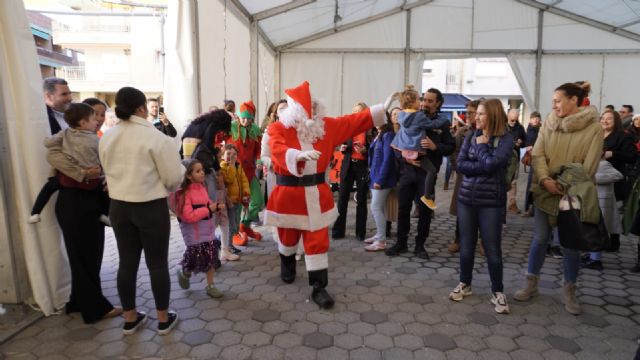 La Policía Local de Los Alcázares detiene al Grinch y salva la Navidad durante la Mañana Buena - 5, Foto 5