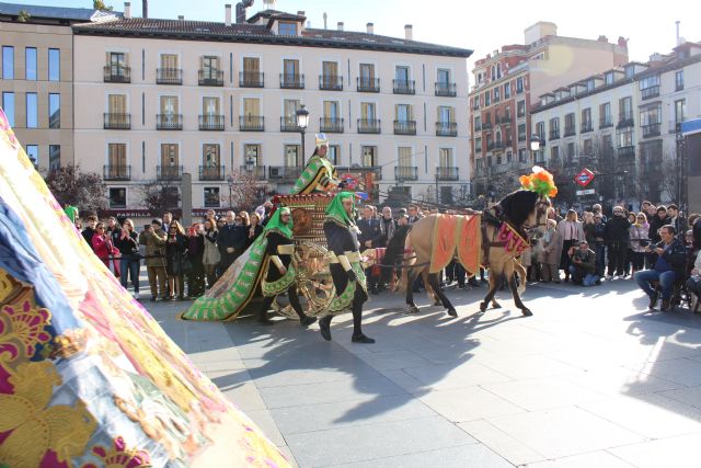 Las bigas de Asuero y Ptolomeo IV de la Semana Santa de Lorca sorprenden a los madrileños y visitantes de Fitur - 1, Foto 1