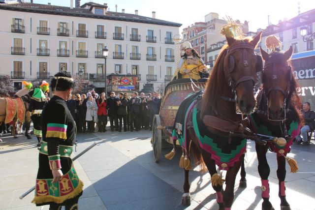 Las bigas de Asuero y Ptolomeo IV de la Semana Santa de Lorca sorprenden a los madrileños y visitantes de Fitur - 3, Foto 3