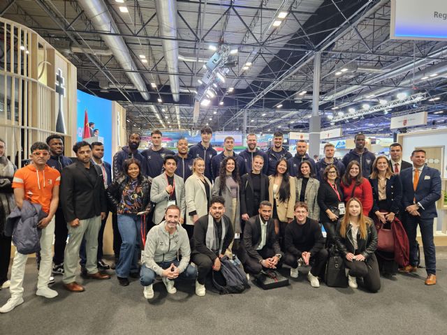 Estudiantes de Turismo de la UCAM conocen las novedades del sector en FITUR - 1, Foto 1