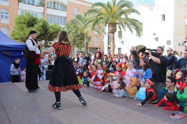 La plaza de la Constitución se llena de Carnaval gracias a los más pequeños - 1, Foto 1