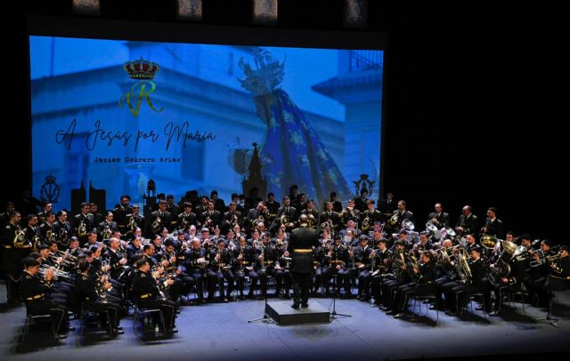 Las marchas pasionales de la Agrupación Musical Virgen de los Reyes de Sevilla llenan las calles de Murcia del sonido de la Semana Santa - 2, Foto 2