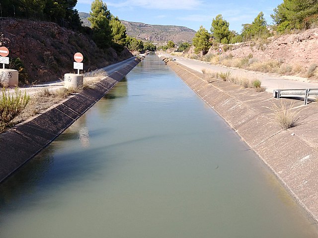 El agua es un bien público cuyo titular es el estado, su uso debe estar presidido por la racionalidad y la solidaridad, según establece nuestra Constitución - 1, Foto 1