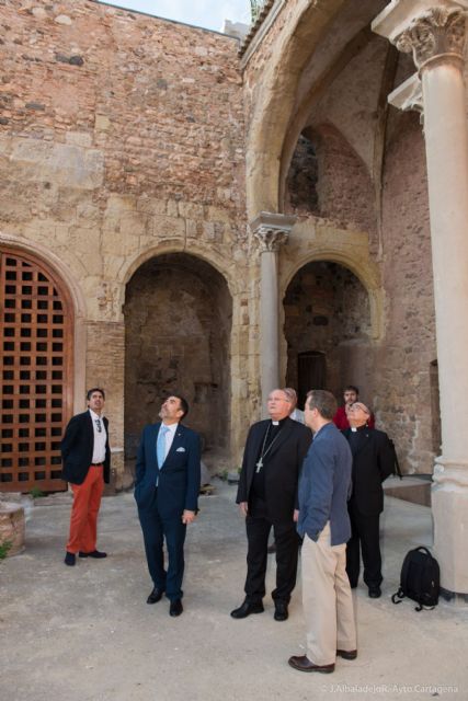 El alcalde pide al Obispo que recupere la dignidad y vuelva al culto la catedral de Santa María de Cartagena - 1, Foto 1