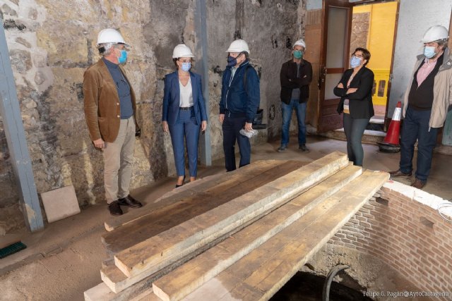 La alcaldesa y el bisnieto de Isaac Peral visitan las obras de la casa-museo del inventor de Cartagena - 1, Foto 1