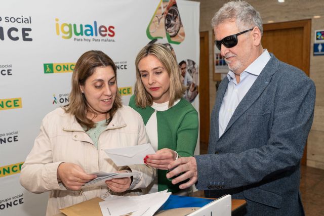 Las personas con discapacidad visual dispondrán de un sistema de voto en braille para participar en las elecciones del 28-M - 1, Foto 1